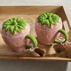 Strawberry Mugs with lid - Set of 2